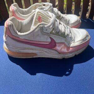 Nike Air Max vintage size 9.5 White and Pink Low-Top Sneakers